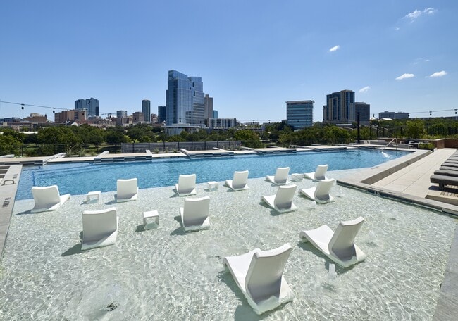 NEW South Building Rooftop Infinity Pool - Bexley at Left Bank