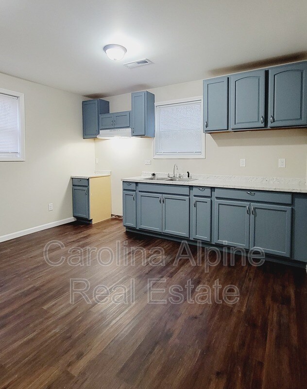 24 Dr, Kings Mountain, NC 28086 House Rental in Kings