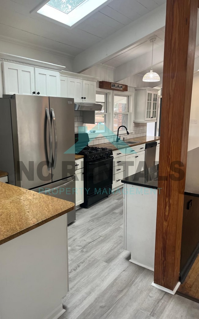 Foto del edificio - 1212 Red Oak Ave