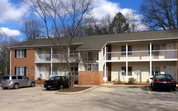 Building Photo - 830 Iredell St