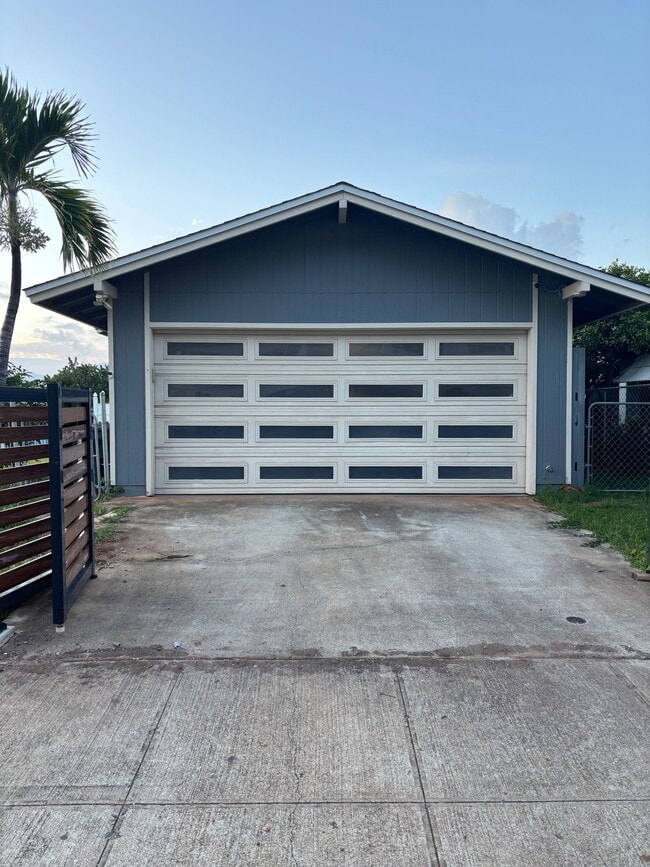 Building Photo - 86-138-138 Leihoku St