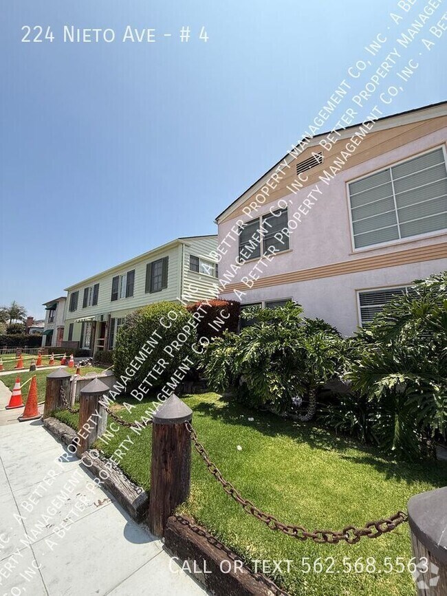 Building Photo - 224 Nieto Ave