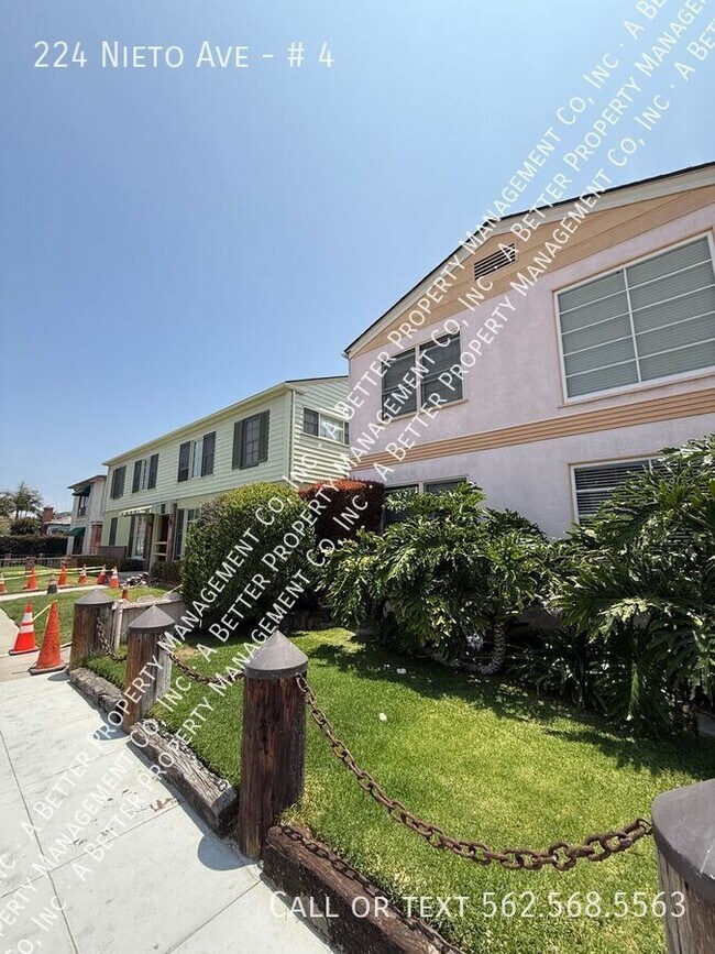 Building Photo - 224 Nieto Ave