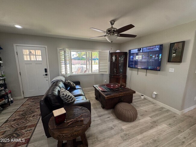 Foto del edificio - 4802 N 83rd St