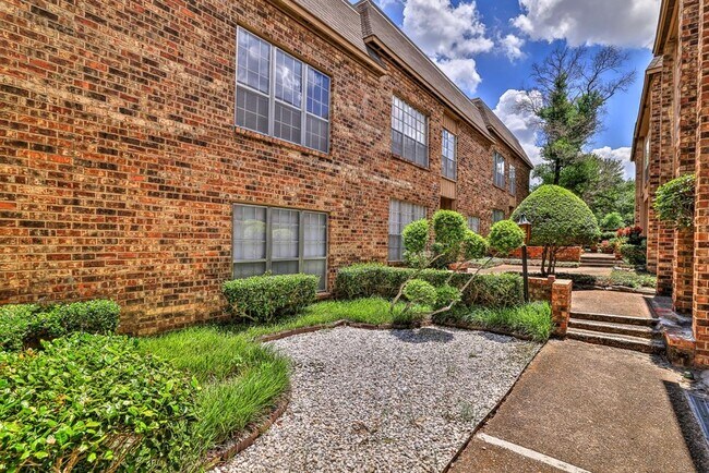 Foto del edificio - 4321 Bellaire Dr S