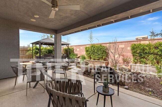 Foto del edificio - 11908 Mircado Wy