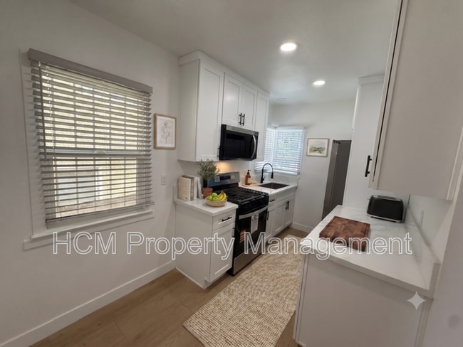 Foto del edificio - 1044 Cedar Ave
