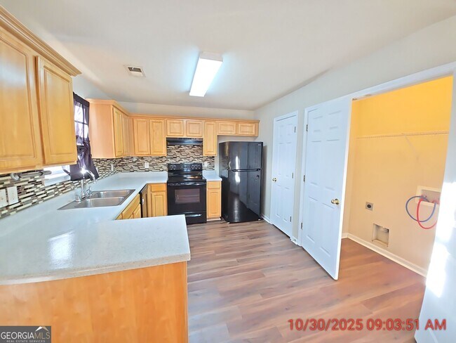 Building Photo - 540 Epris Ln