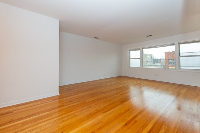 Foto del edificio - 5222 W Belmont Ave