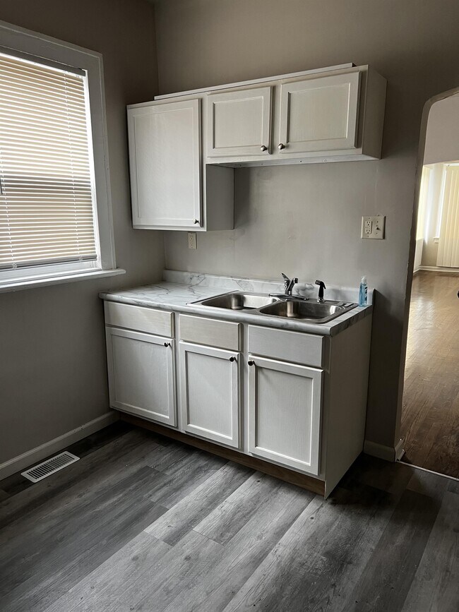 Foto del edificio - 1365 Ellsworth St