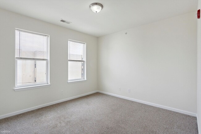 Building Photo - 3 br, 1 bath Duplex - 1811 W BERKS ST Unit...