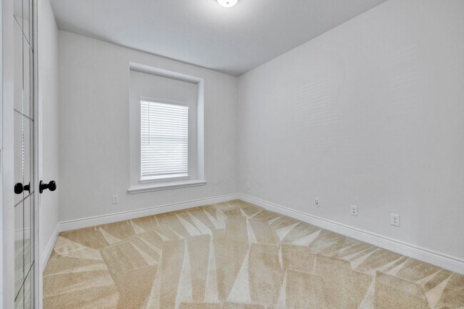 Building Photo - Beautiful Rental Home in North SA! **LEASI...