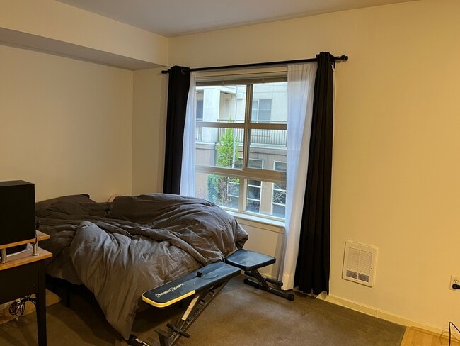 Foto del edificio - 118 107th Ave NE