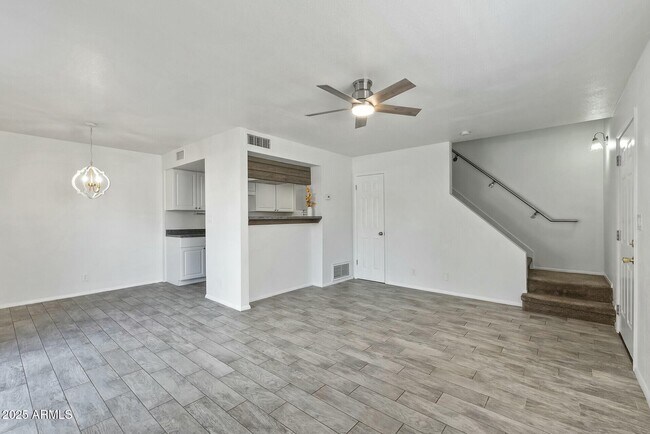 Foto del edificio - 1209 E Townley Ave