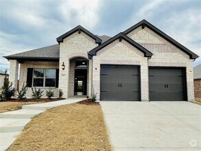 Building Photo - 517 Redbud Dr