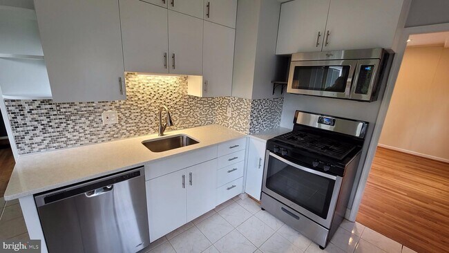 Foto del edificio - 3202 Edgewood Rd