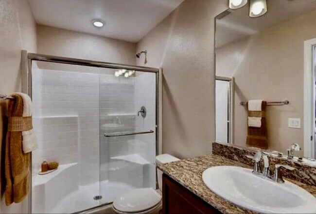 Foto del edificio - 4625 Woolcomber St