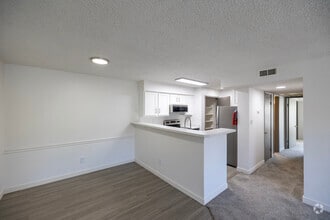 2 BR, 2 BA - 956SF - The June
