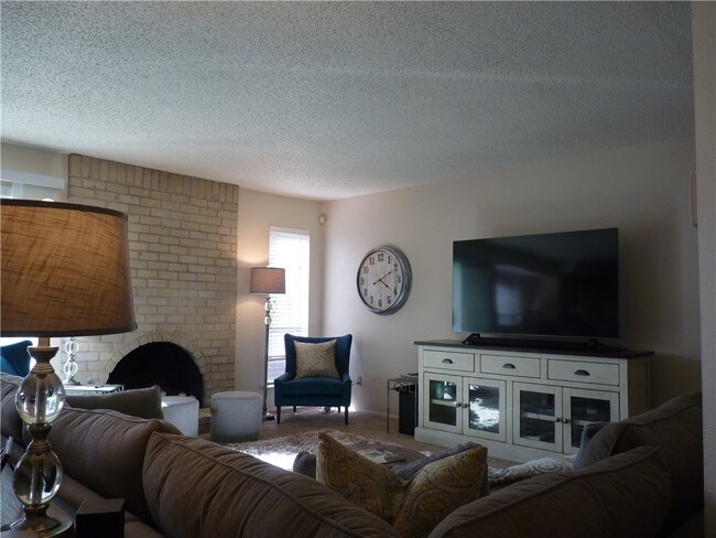 Building Photo - 6302 London Dr
