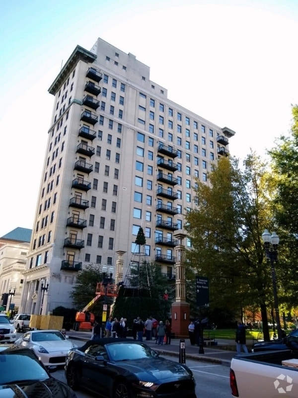 Sumit Hill Apartments for Rent with Utilities Included Knoxville, TN