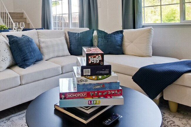 Building Photo - 4000 Rhoda Dr