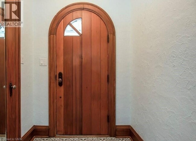 Photo du bâtiment - 38 Highland Rd W