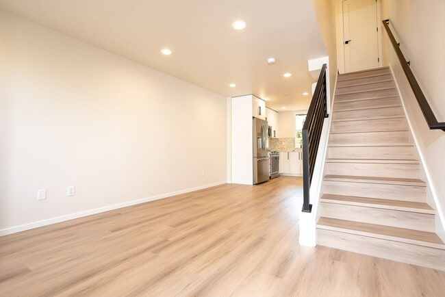 Foto del edificio - NEW CONSTRUCTION- MOVE- IN READY