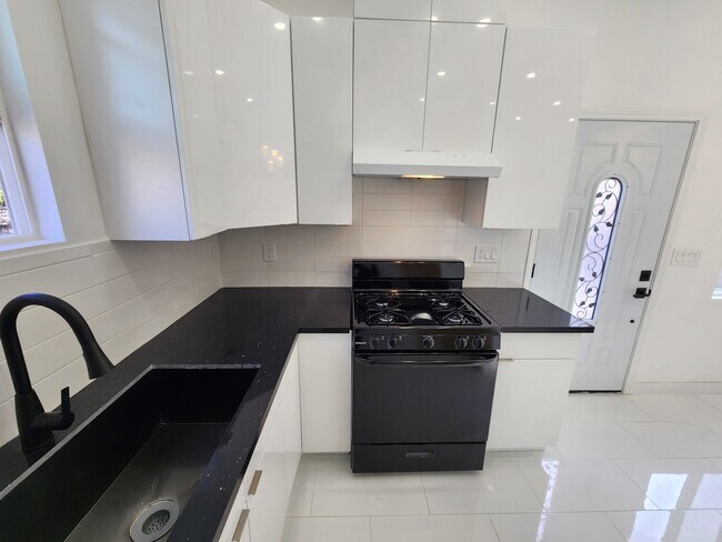 Foto del edificio - 10343 Penrose St