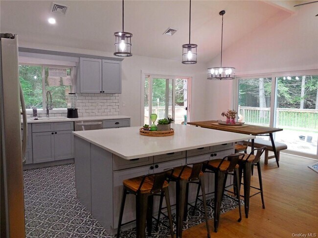 Foto del edificio - 337 Wilsey Valley Rd