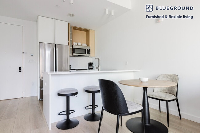 Building Photo - 27-09 44th Dr