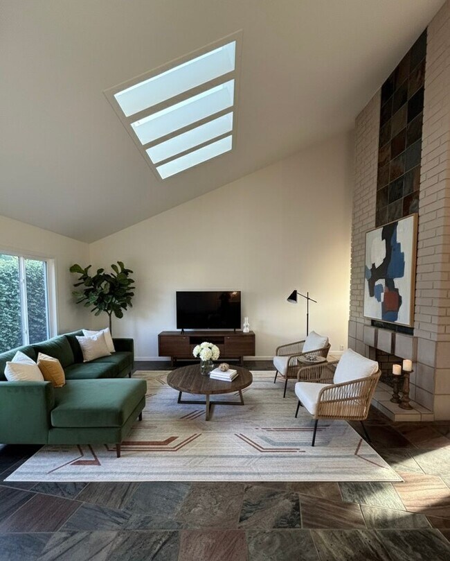 Building Photo - EXECUTIVE ENTERTAINER'S DREAM IN MISSION VIEJO!