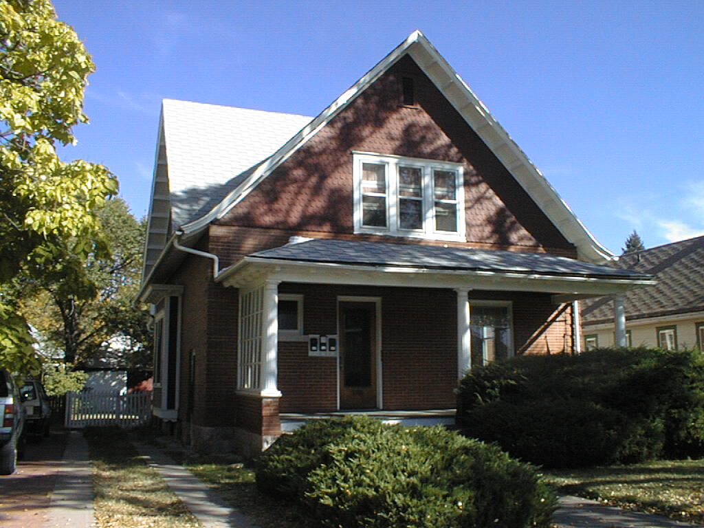 HOUSE - 915 N Weber St