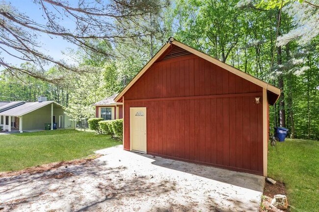 Building Photo - 658 Tarragon Way SW