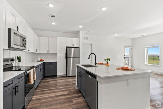 3BR, 2BA - 1,400SF - Kitchen - Enclave Creedmoor