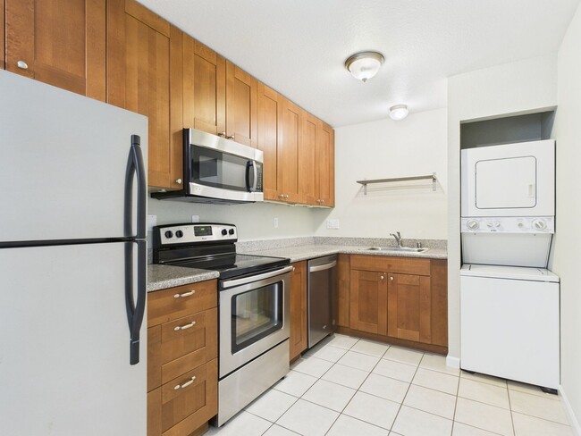 Building Photo - Private 1 bedroom condo at Cypress Park