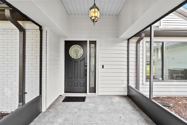 Foto del edificio - 15912 Willowdale Rd