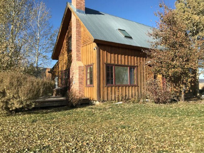 Foto del edificio - Mountain-View Country Living Near the Teton River