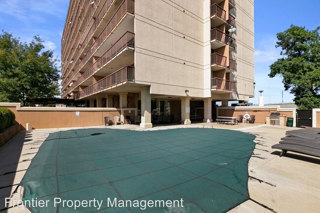 Foto del edificio - 2225 Buchtel Blvd S