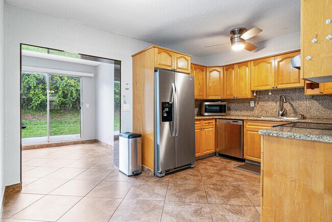 Building Photo - 2722 Peer Ln