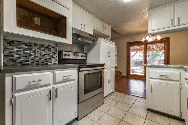 Building Photo - 1251 Kingston Rd