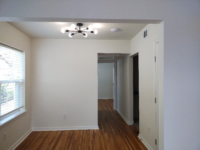 Building Photo - 1312 S Quaker Ave