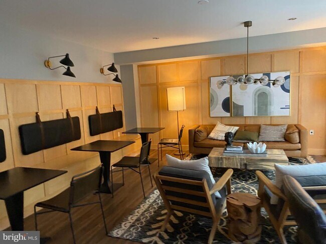 Foto del edificio - 2030 F St NW