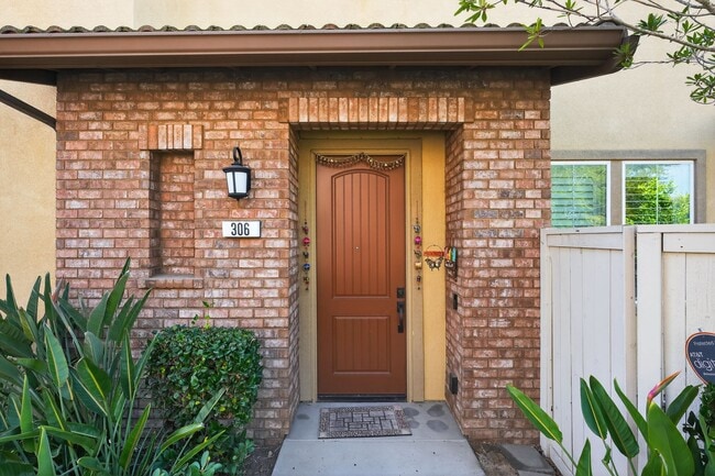 Building Photo - 306 Calle Rayo