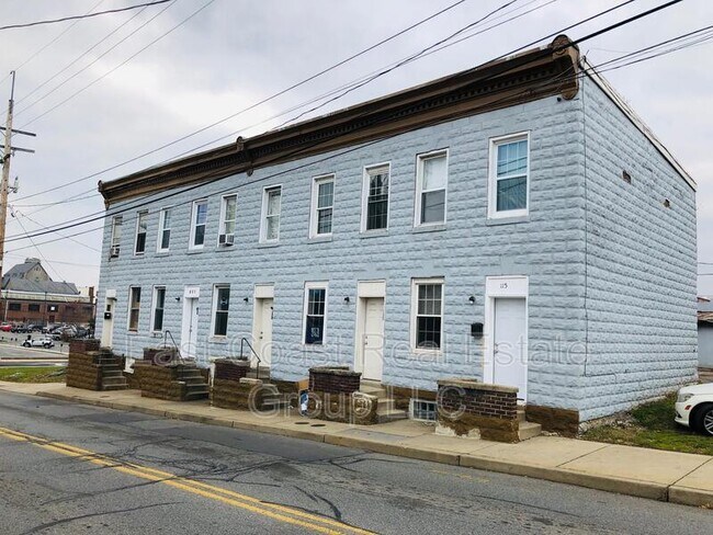 Building Photo - 113 W Church St