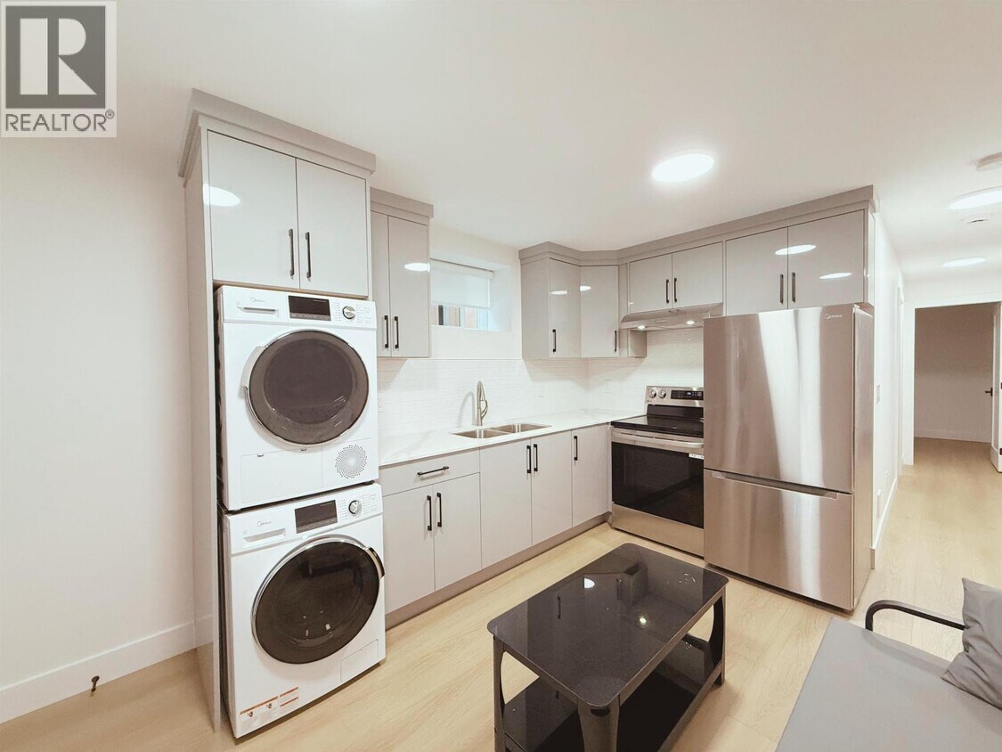 Photo du bâtiment - 7489 17th Ave