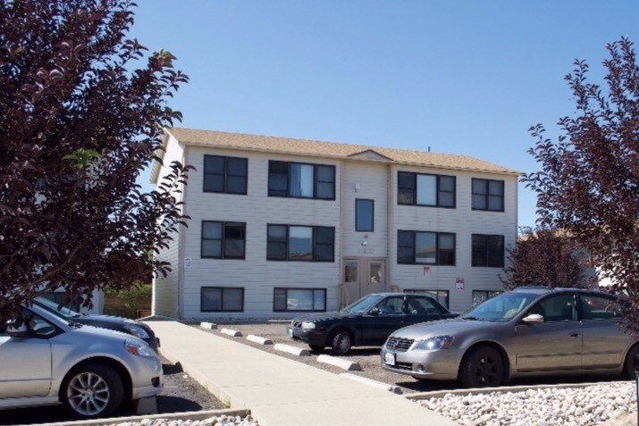Beaufort Apts. - 720 Beaufort St