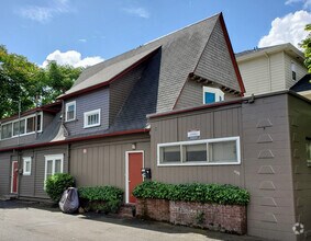 Building Photo - 1531 1/2-1135 1/2 Mill St