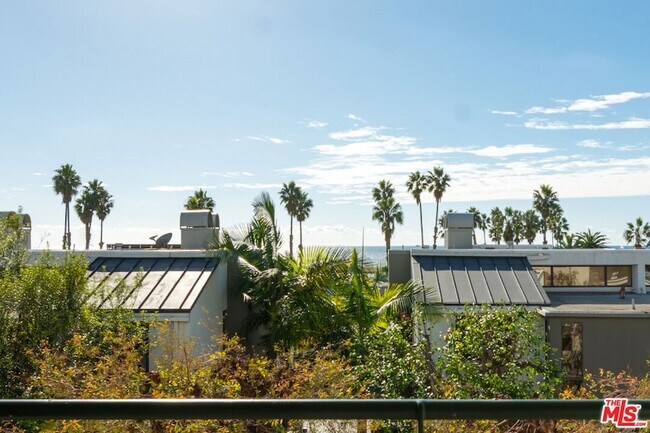 Foto del edificio - 2920 Neilson Way