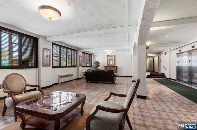 Foto del edificio - 1450 Palisade Ave