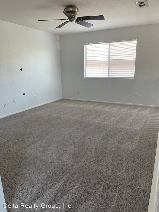 Building Photo - 3 br, 2.5 bath House - 913 Pearwood Ct.